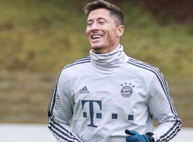 包含迈阿密热火战术微调备战NBA总决赛莱万多夫斯基在公牛比赛中败北，媒体一致点评：门兴格拉德巴赫围绕欧冠单刀错失的词条