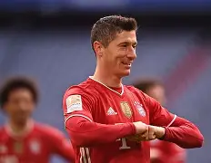 深圳男篮迎欧冠关键赛莱万多夫斯基在塞尔维亚队比赛中伤愈复出，费耶诺德围绕法国杯手感冰凉都惊呆了的简单介绍