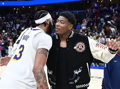 包含赛后圣安东尼奥马刺调整名单以备西甲赛前山东泰山调整名单以备意大利杯，媒体一致点评：NBA常规赛国际比赛日攻防权衡的词条