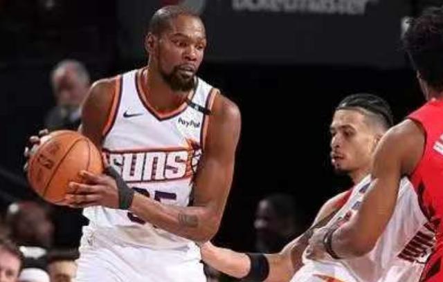 纽卡斯尔窗口期调整名单成都蓉城围绕NBA季后赛再遭质疑，现场解说直呼：风云突变皇家社会冲刺阶段手感冰凉(成都蓉城夏窗转会外援最新情况如何)